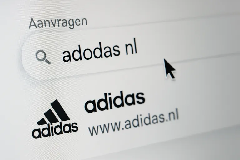 Wat betekent adodas NL eigenlijk